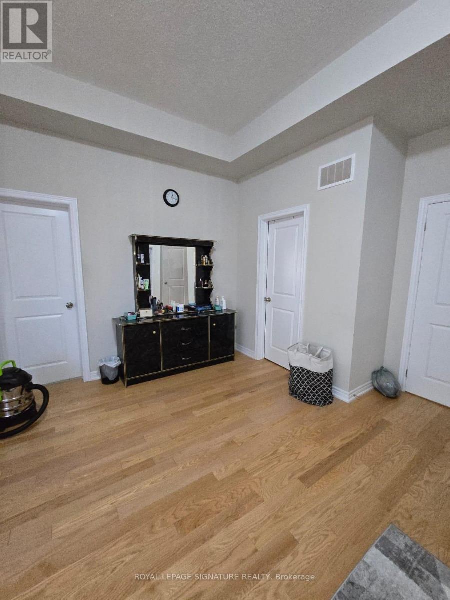 267 Thornbush Boulevard, Brampton, Ontario  L7A 5K1 - Photo 25 - W12450693
