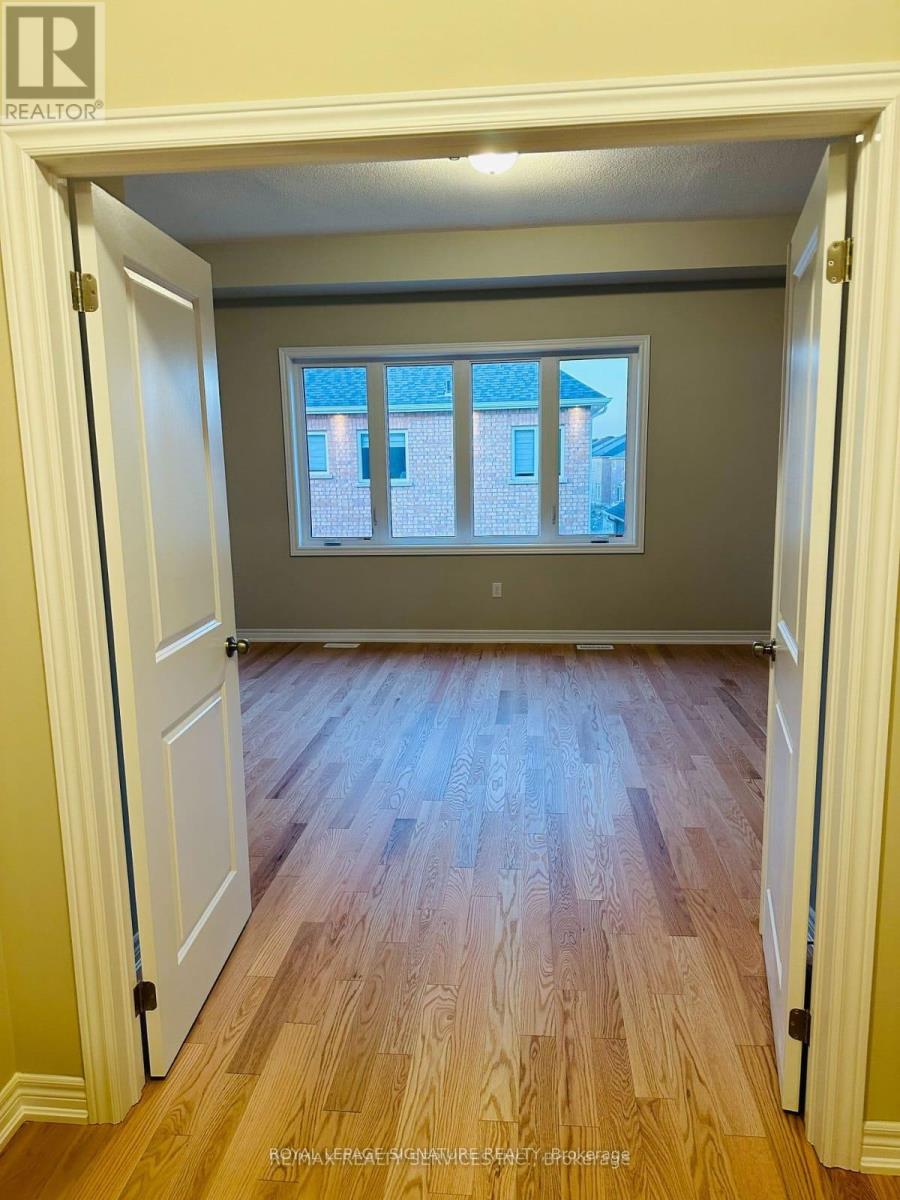 267 Thornbush Boulevard, Brampton, Ontario  L7A 5K1 - Photo 6 - W12450693