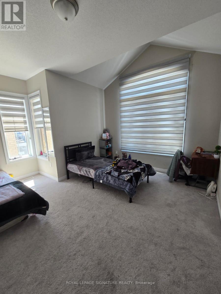 267 Thornbush Boulevard, Brampton, Ontario  L7A 5K1 - Photo 9 - W12450693