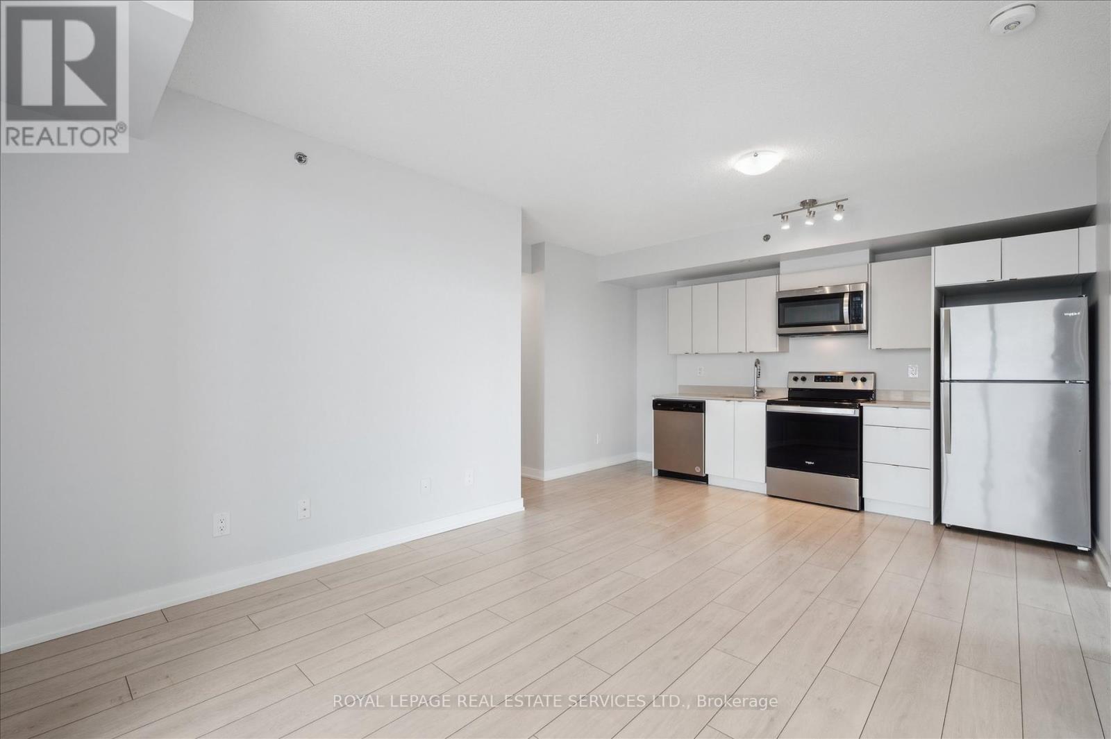 A805 - 3210 Dakota Common, Burlington, Ontario  L7M 2A8 - Photo 6 - W12450701