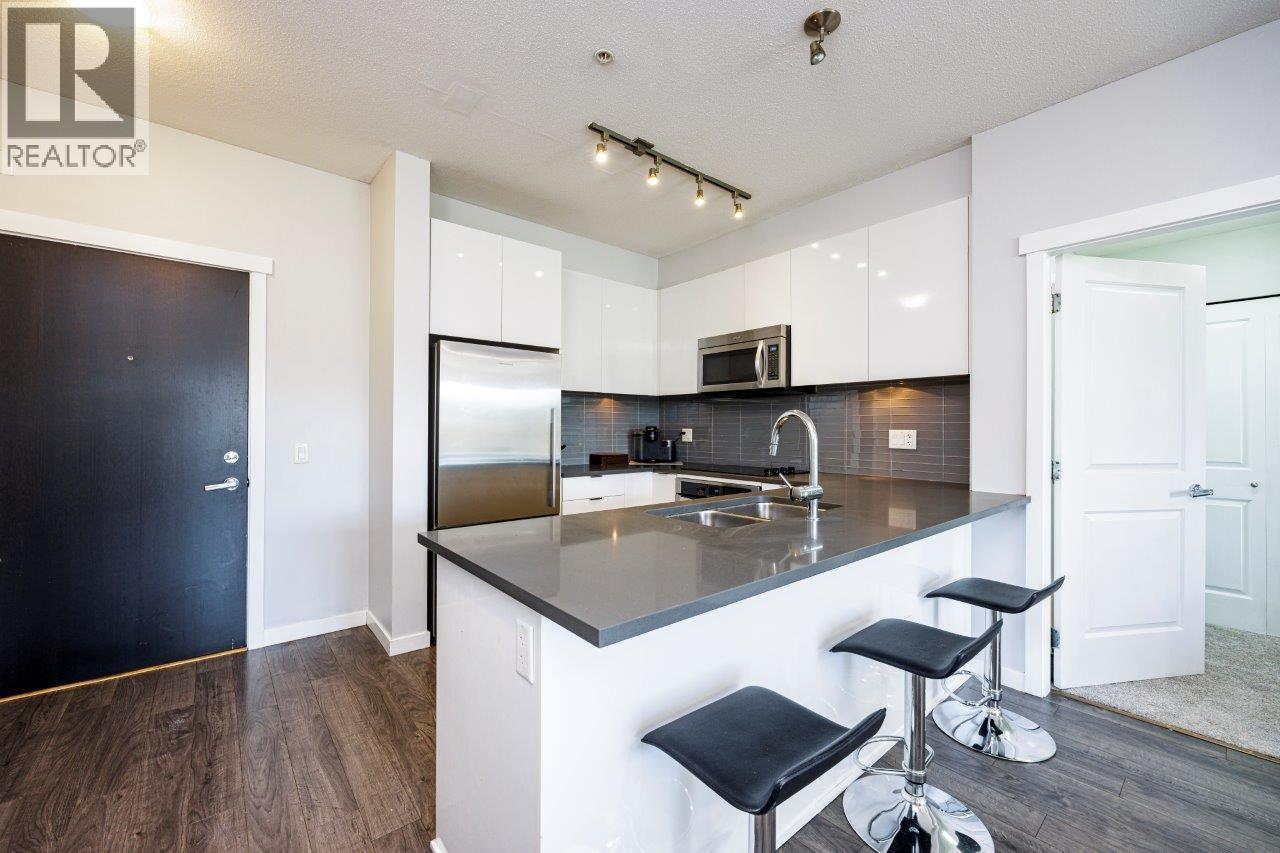 301 2665 Mountain Highway, North Vancouver, British Columbia  V7J 0A8 - Photo 4 - R3056405