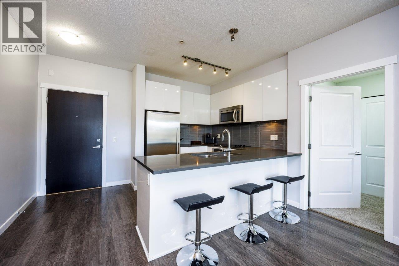 301 2665 Mountain Highway, North Vancouver, British Columbia  V7J 0A8 - Photo 5 - R3056405