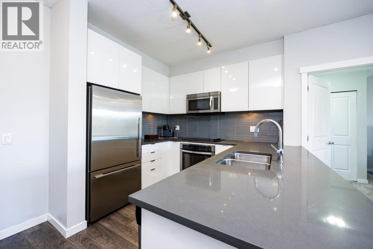 301 2665 Mountain Highway, North Vancouver, British Columbia  V7J 0A8 - Photo 6 - R3056405