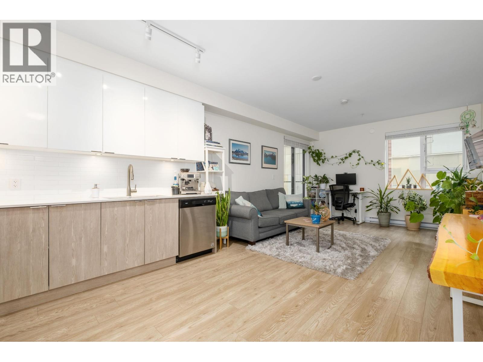 302 37881 Cleveland Avenue, Squamish, British Columbia  V8B 0Z7 - Photo 4 - R3056447