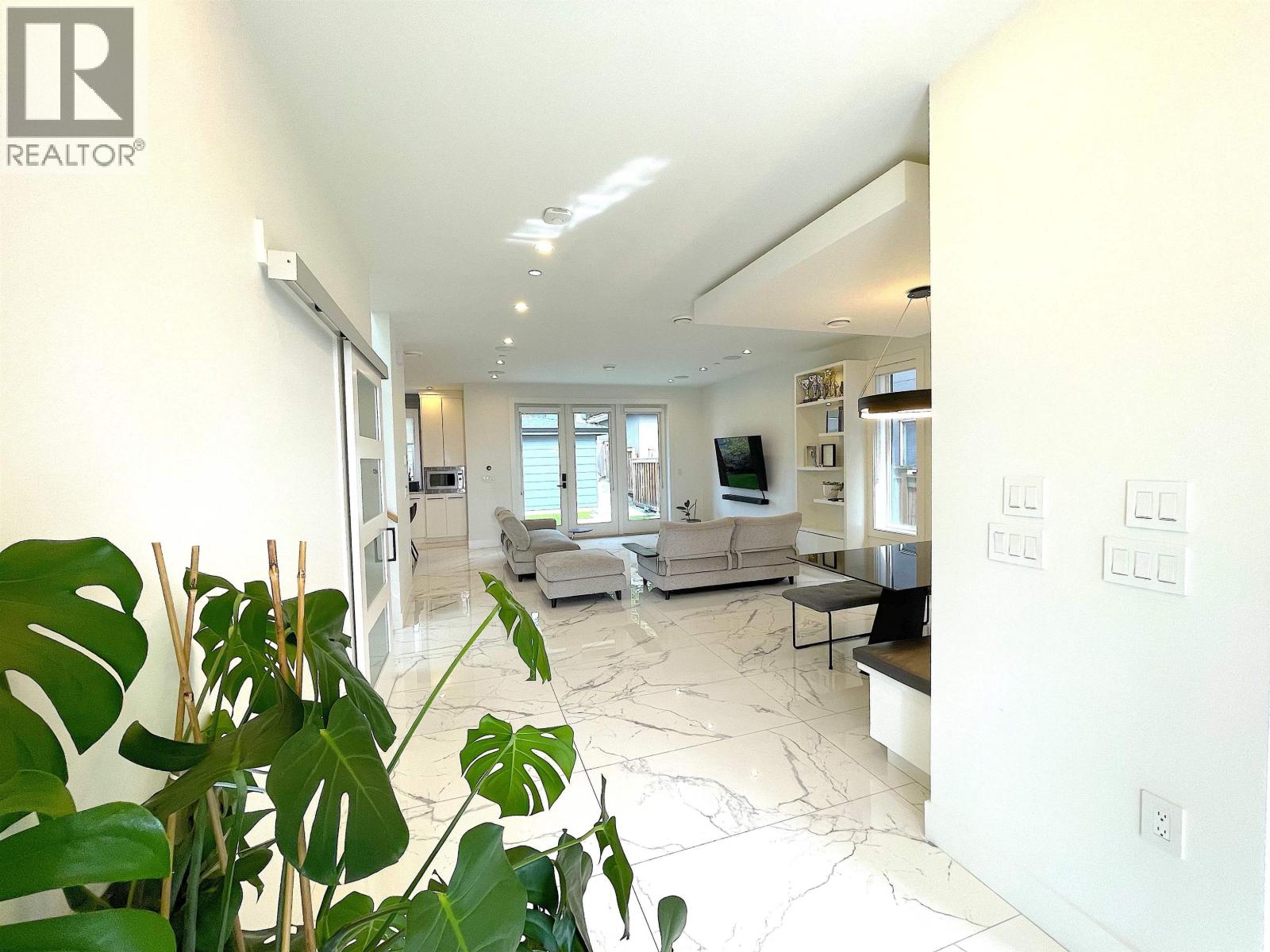 1633 Se Marine Drive, Vancouver, British Columbia  V5P 2R5 - Photo 5 - R3056422