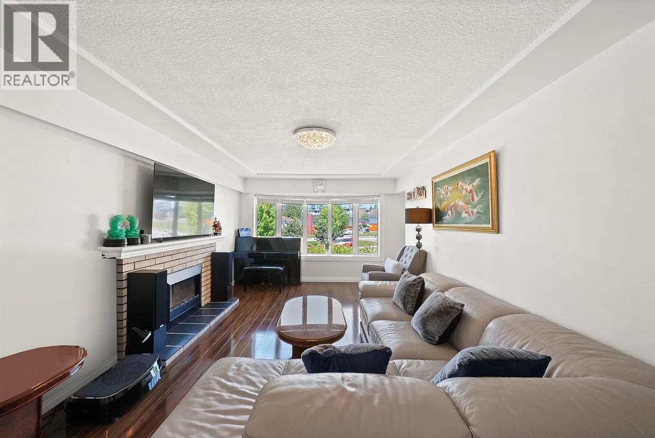 2374 E 33rd Avenue, Vancouver, British Columbia  V5R 2S3 - Photo 2 - R3056434