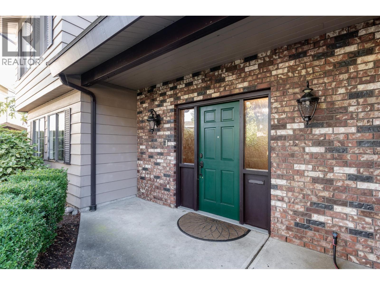 5602 46 Avenue, Delta, British Columbia  V4K 3V8 - Photo 2 - R3056179