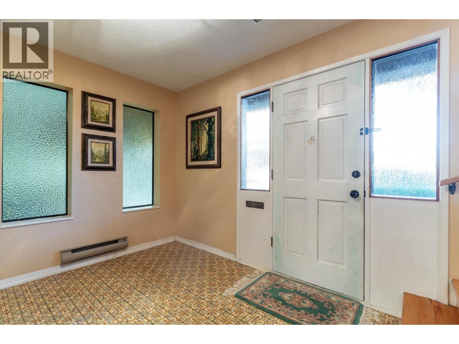 5602 46 Avenue, Delta, British Columbia  V4K 3V8 - Photo 4 - R3056179