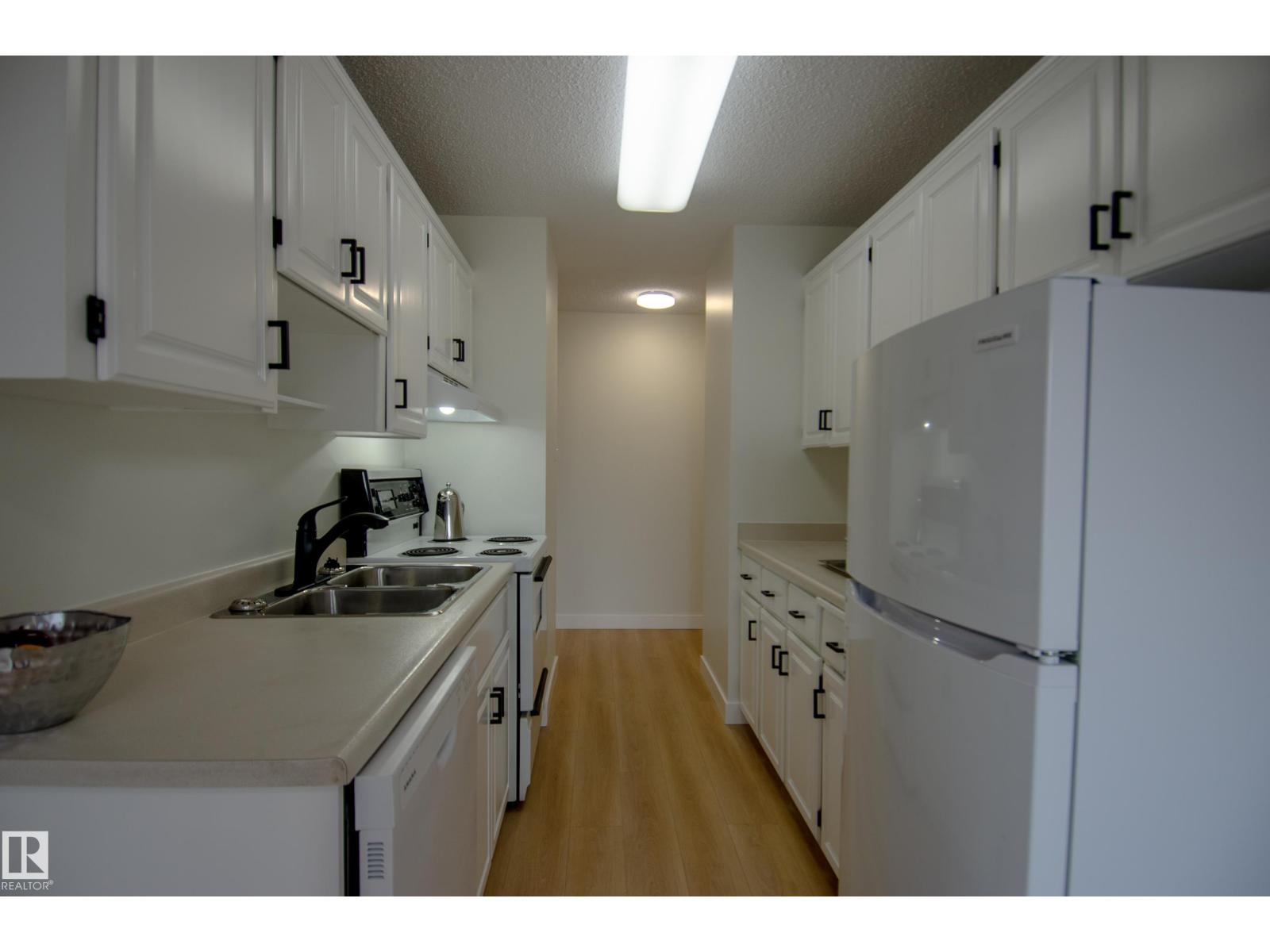 #1403 9725 106 St Nw, Edmonton, Alberta  T5K 1B5 - Photo 4 - E4461226