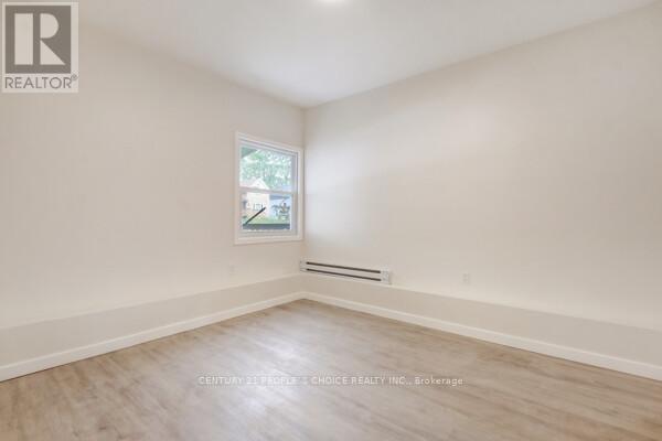 10 Givins Street, Woodstock, Ontario  N4S 5Y7 - Photo 12 - X12450651
