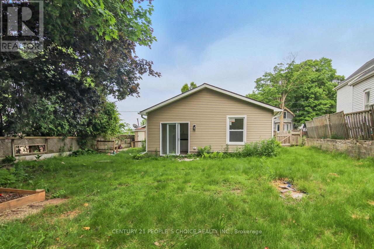 10 Givins Street, Woodstock, Ontario  N4S 5Y7 - Photo 17 - X12450651