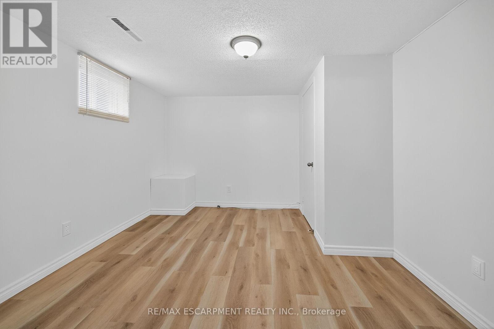 314 East 16th Street, Hamilton, Ontario  L9A 4J9 - Photo 25 - X12450659
