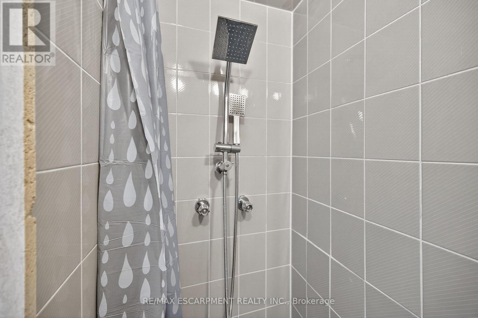 314 East 16th Street, Hamilton, Ontario  L9A 4J9 - Photo 28 - X12450659