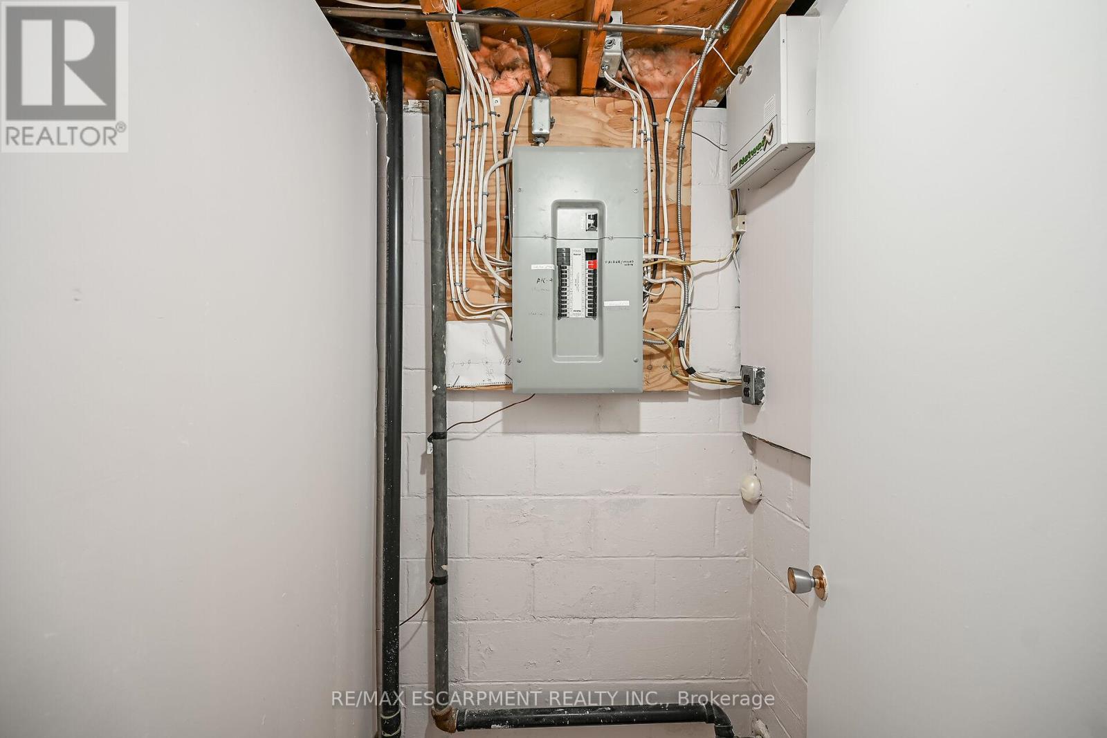 314 East 16th Street, Hamilton, Ontario  L9A 4J9 - Photo 30 - X12450659