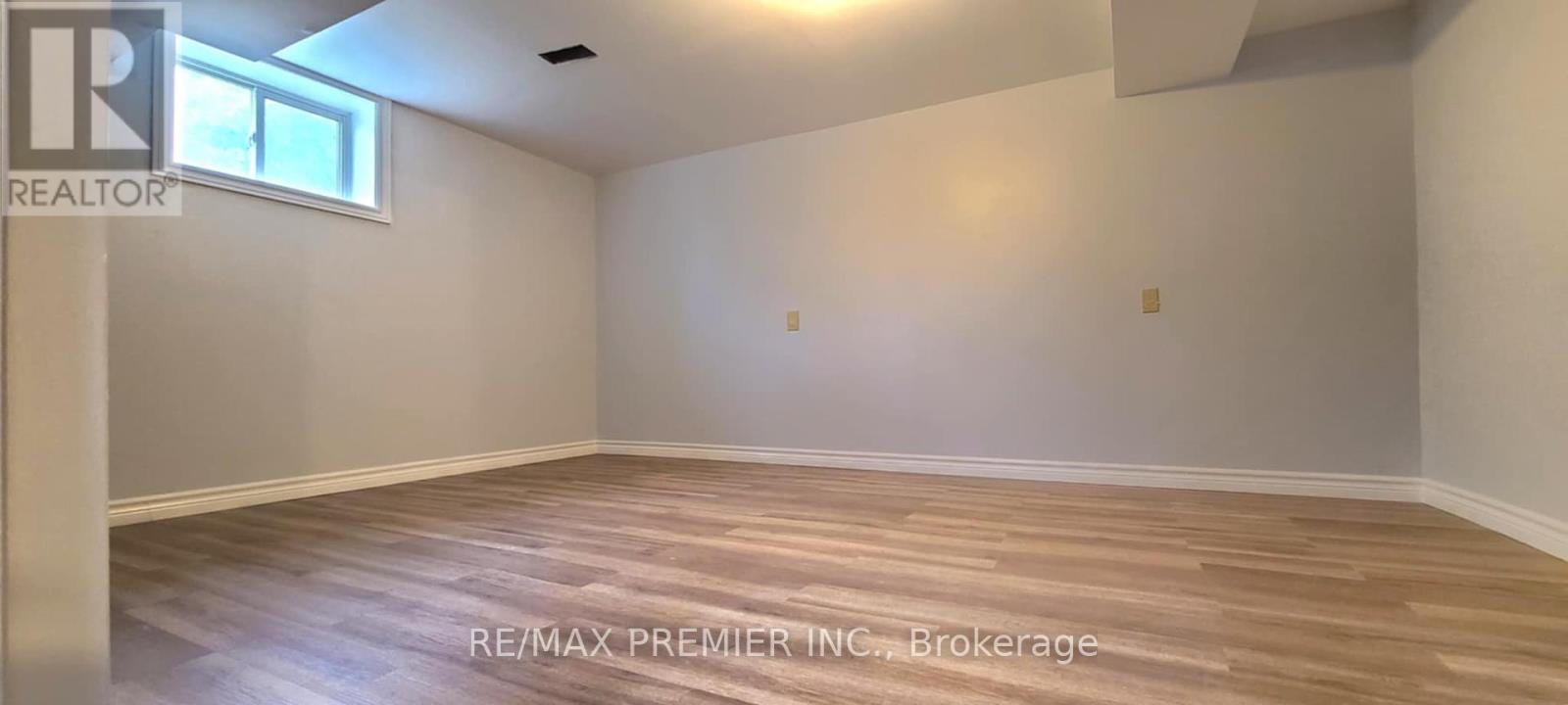 4752 Crawford Place, Niagara Falls, Ontario  L2E 1Z2 - Photo 2 - X12450660