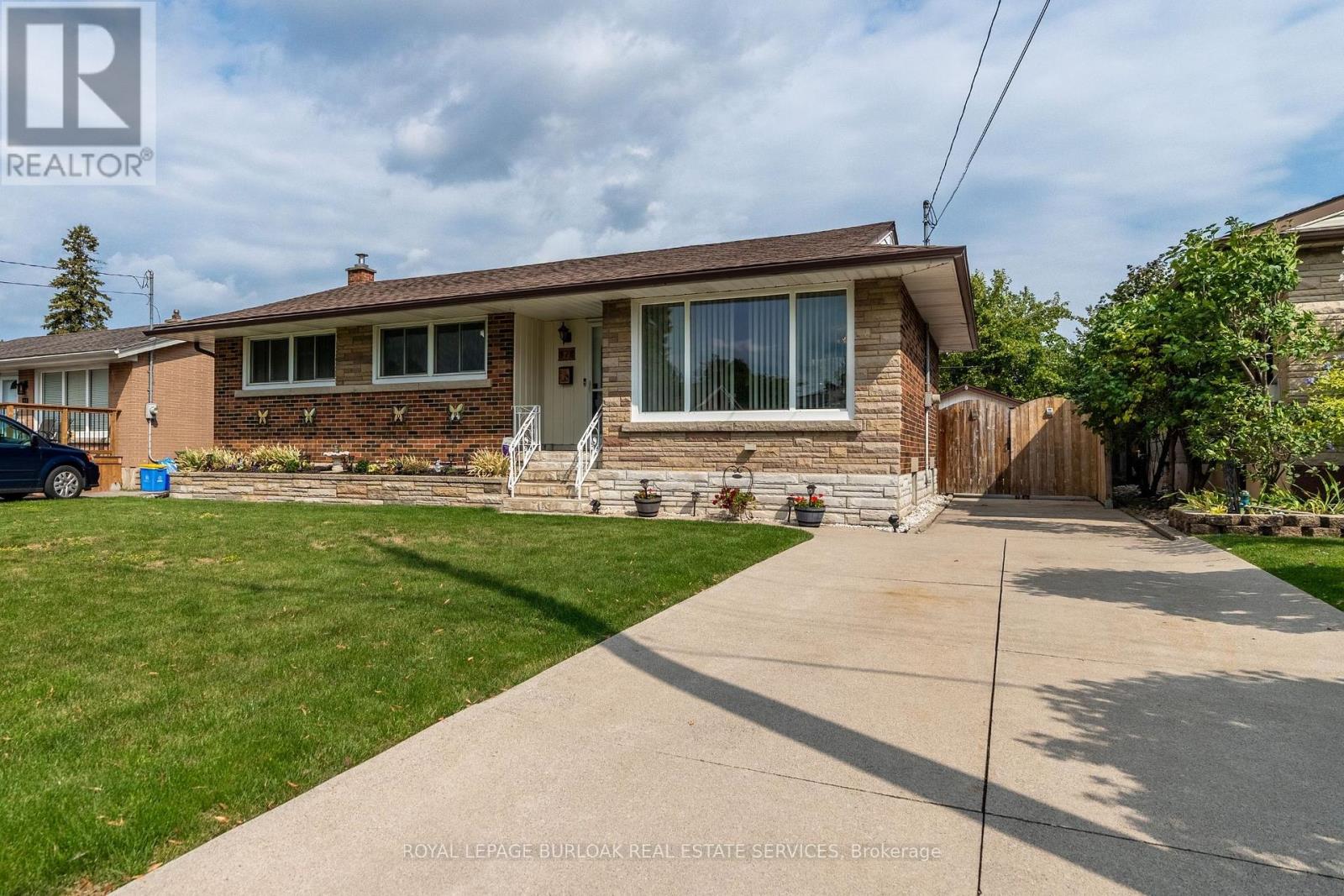 7 Kenwood Crescent, Hamilton (Huntington), Ontario  L8T 1W3 - Photo 1 - X12450691