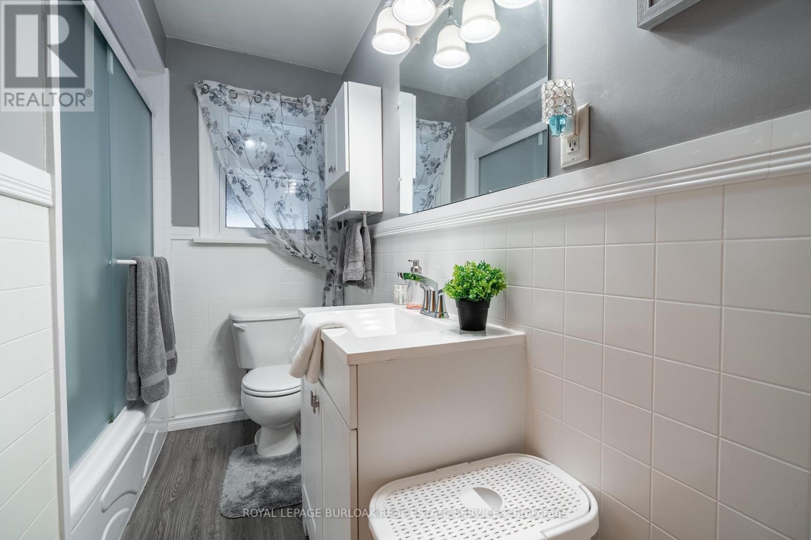 7 Kenwood Crescent, Hamilton (Huntington), Ontario  L8T 1W3 - Photo 19 - X12450691