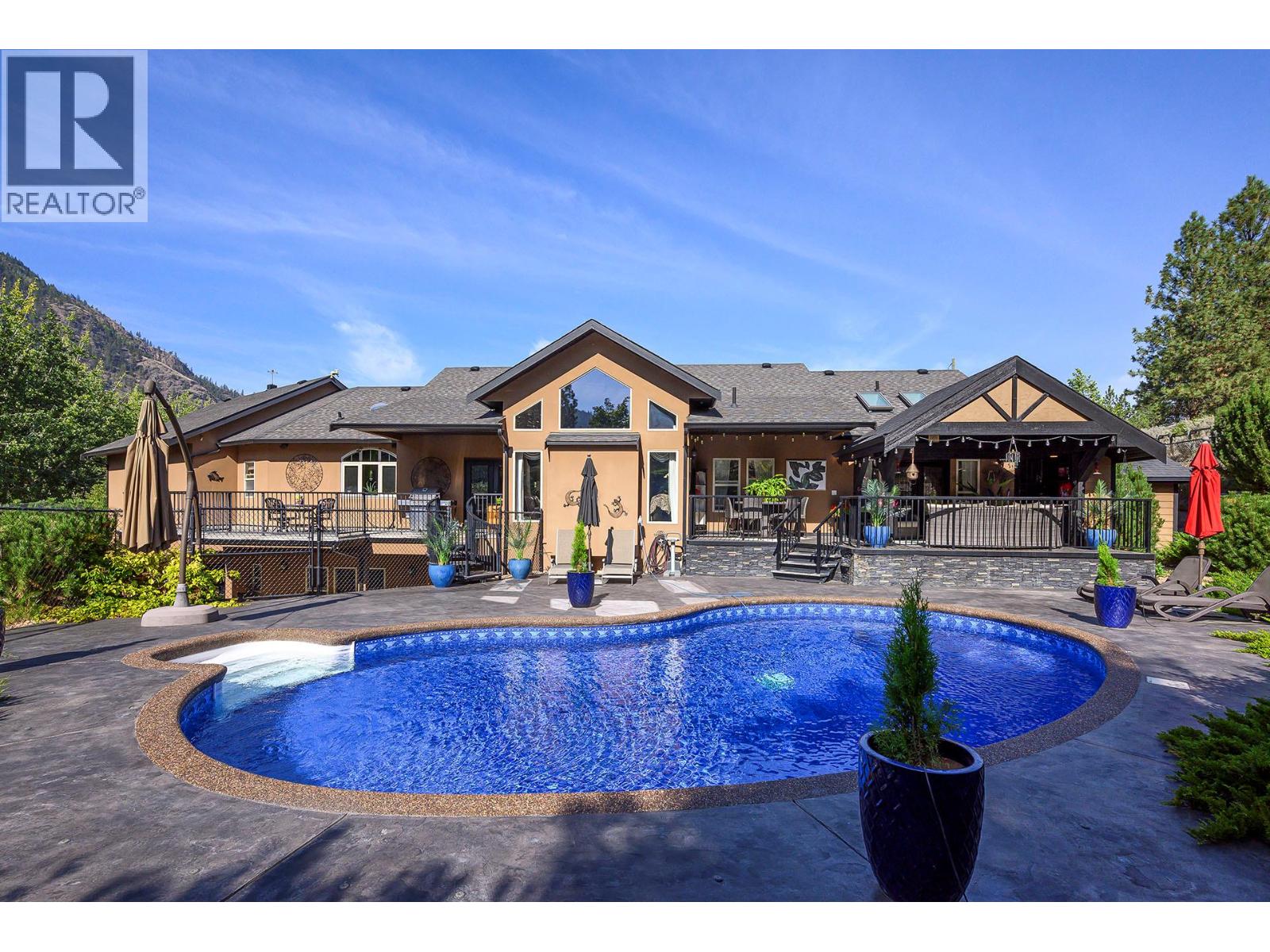 5833 Todd Road, Kamloops, British Columbia  V2C 6P2 - Photo 9 - 10365159