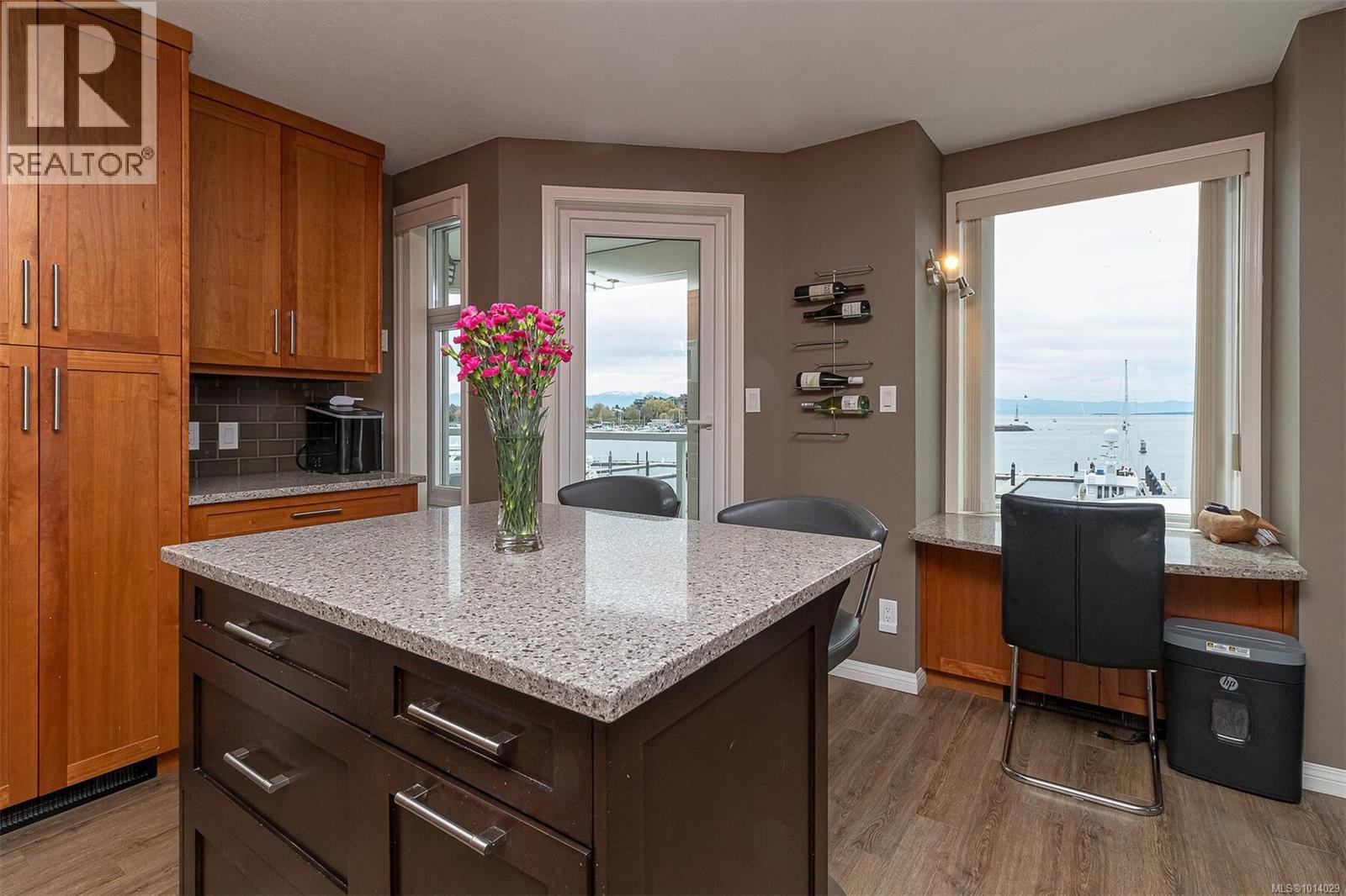 305 11 Cooperage Pl W, Victoria, British Columbia  V9A 7J9 - Photo 21 - 1014029