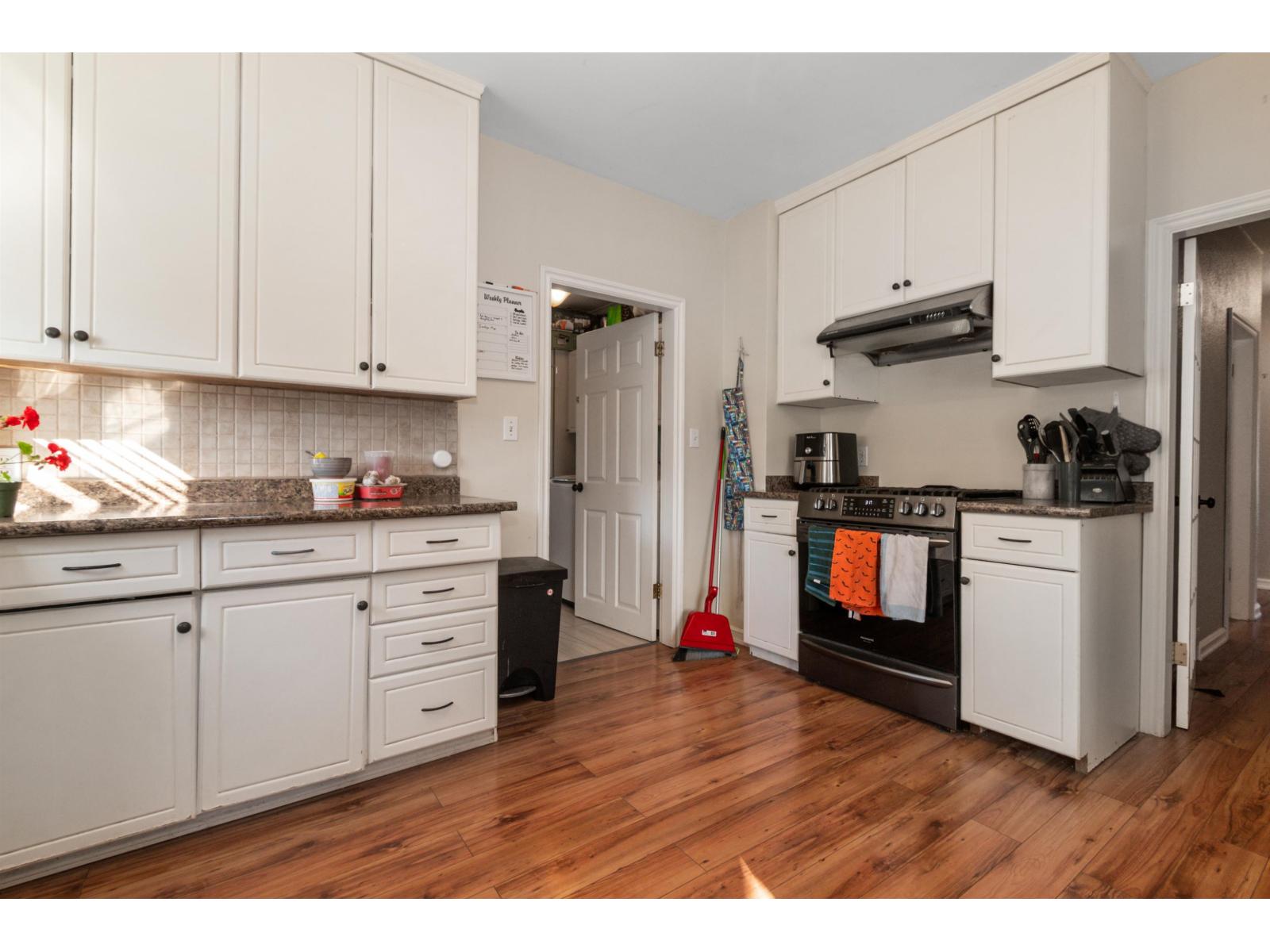 46197 Reece Avenue, Chilliwack Proper East, Chilliwack, British Columbia  V2P 3A8 - Photo 13 - R3056432