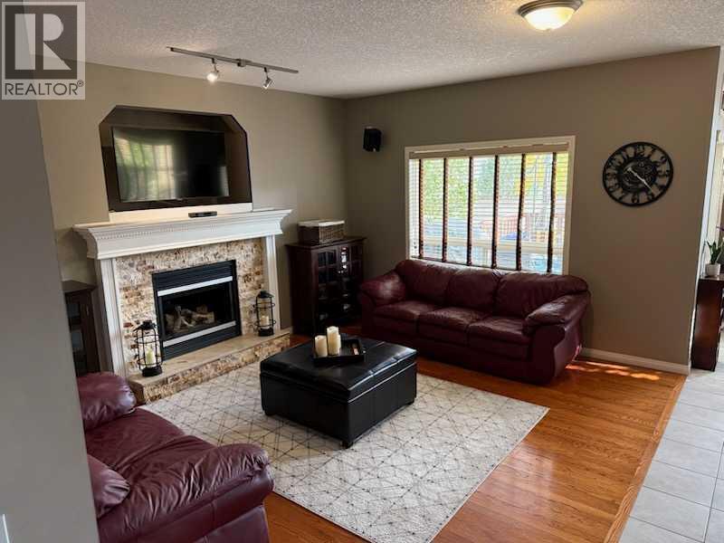 123 Springmere Drive, Chestermere, Alberta  T1X 1K1 - Photo 4 - A2252906