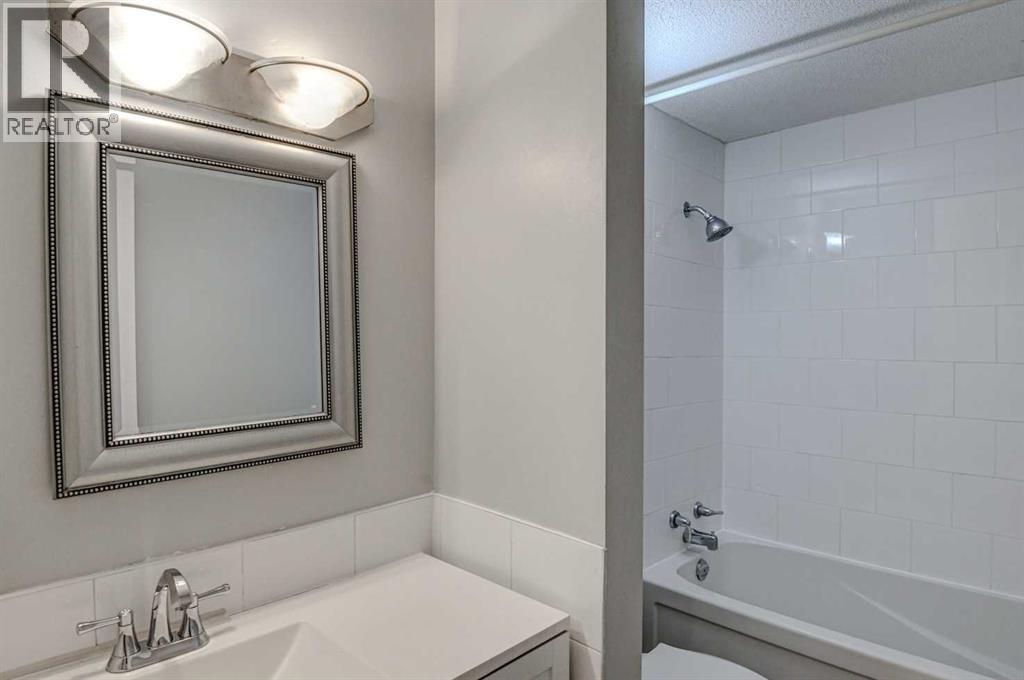 3014 Dover Crescent Se, Calgary, Alberta  T2B 1Y2 - Photo 9 - A2255740