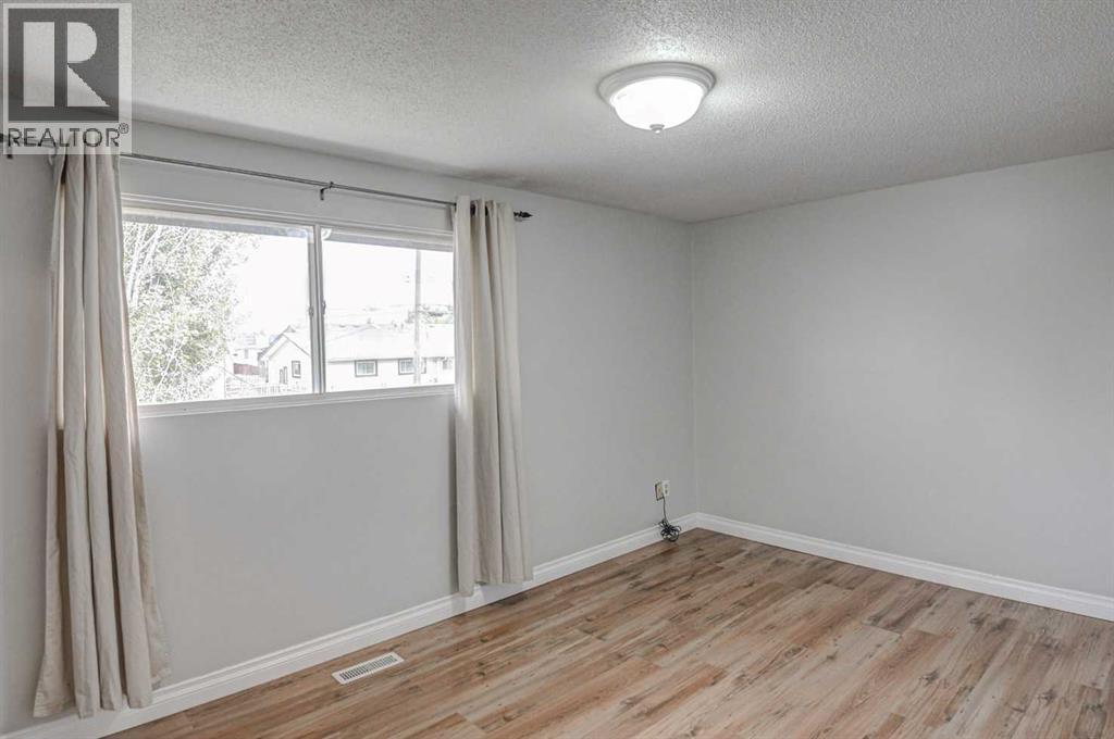 3014 Dover Crescent Se, Calgary, Alberta  T2B 1Y2 - Photo 10 - A2255740