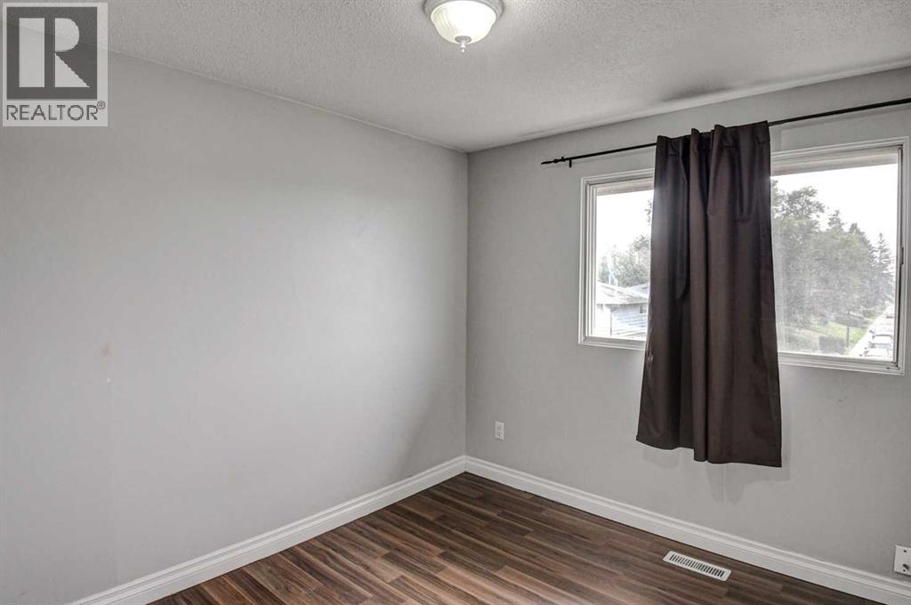 3014 Dover Crescent Se, Calgary, Alberta  T2B 1Y2 - Photo 8 - A2255740