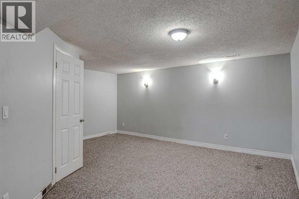 3014 Dover Crescent Se, Calgary, Alberta  T2B 1Y2 - Photo 12 - A2255740