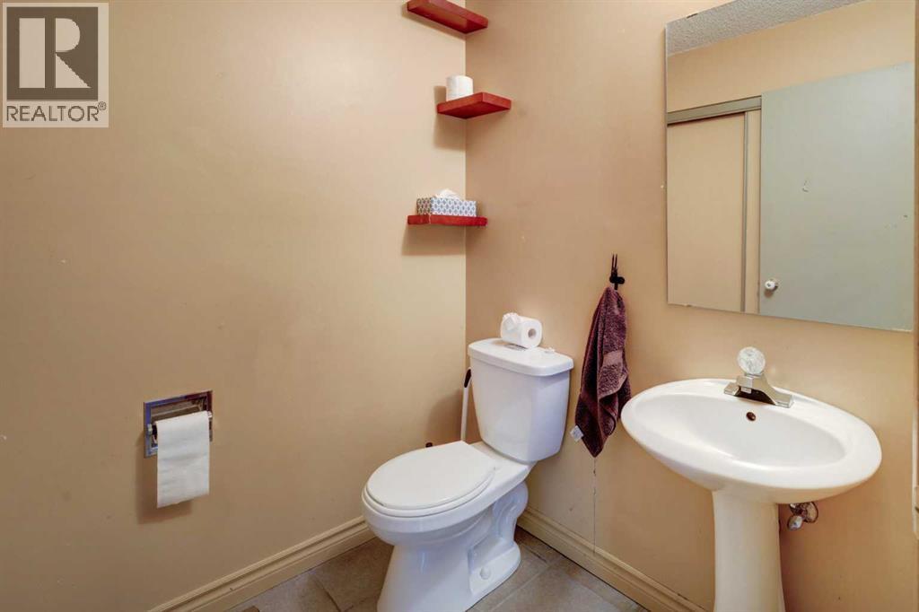 324 Ranchview Court Nw, Calgary, Alberta  T3G 1A6 - Photo 11 - A2259623