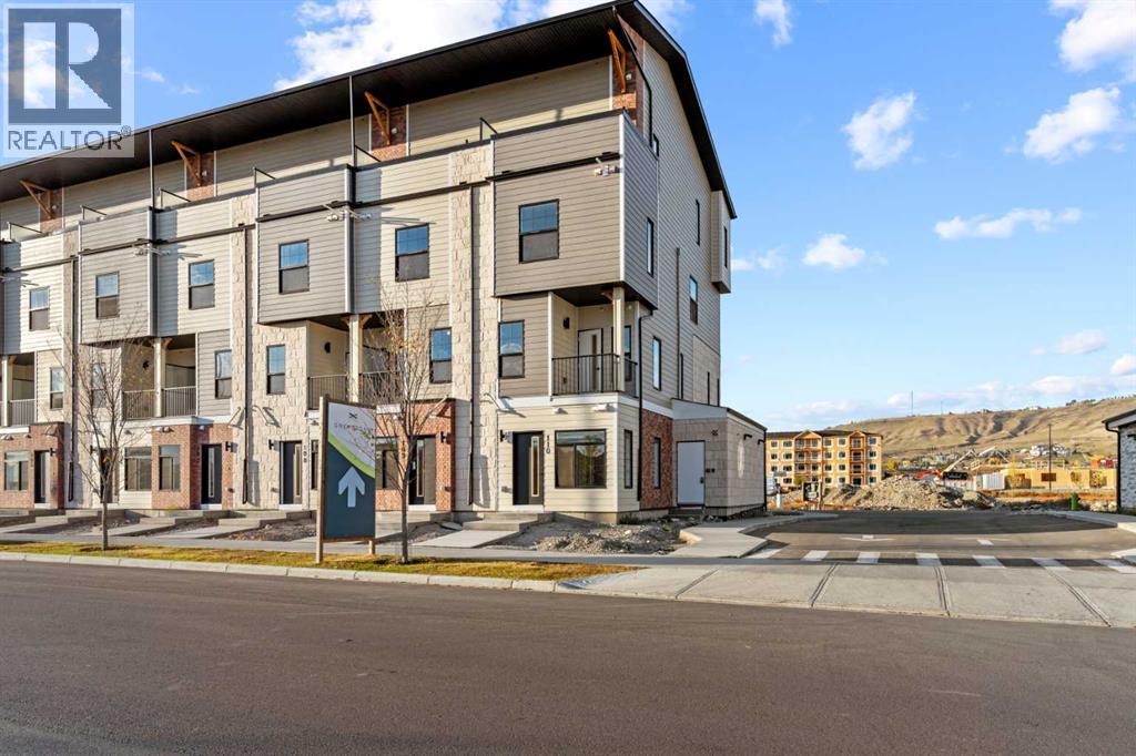 109, 156 Park Street, Cochrane, Alberta  T4C 2B8 - Photo 3 - A2262676
