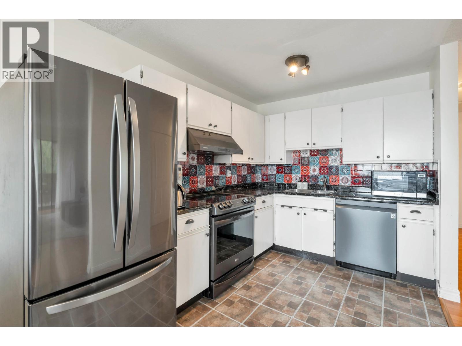 204 1195 Pipeline Road, Coquitlam, British Columbia  V3B 6J5 - Photo 6 - R3056243