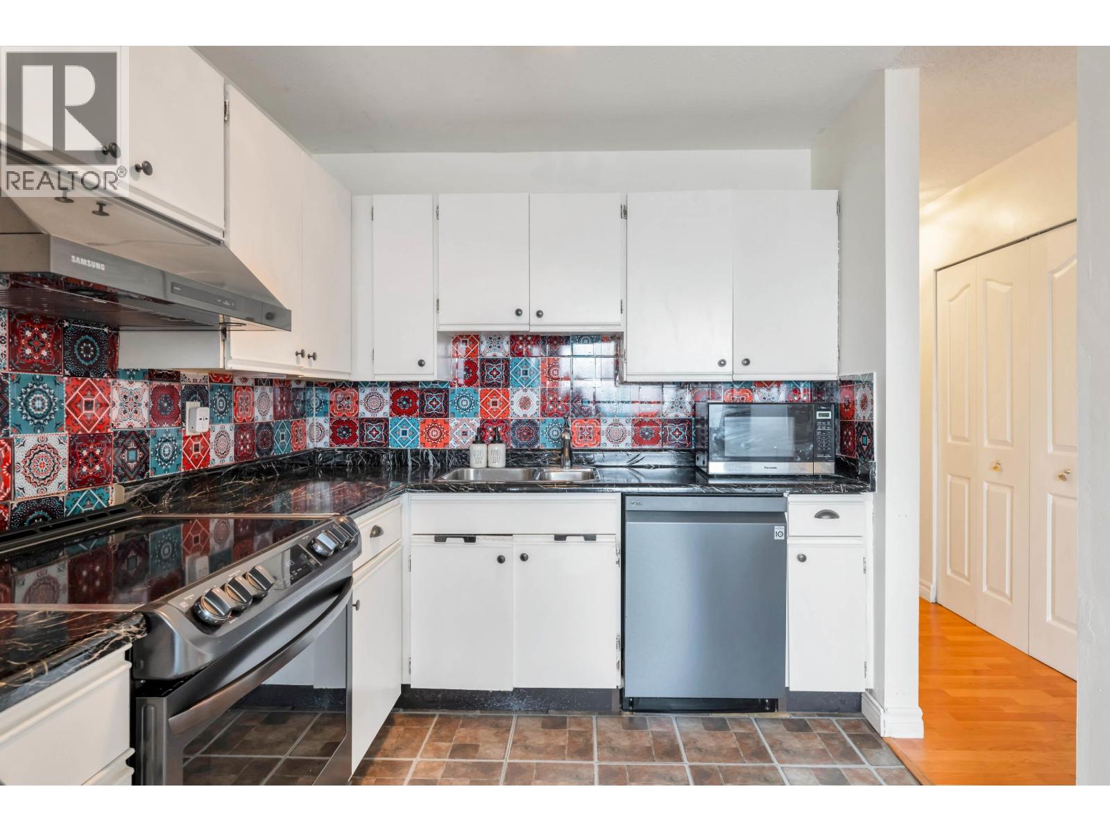 204 1195 Pipeline Road, Coquitlam, British Columbia  V3B 6J5 - Photo 4 - R3056243