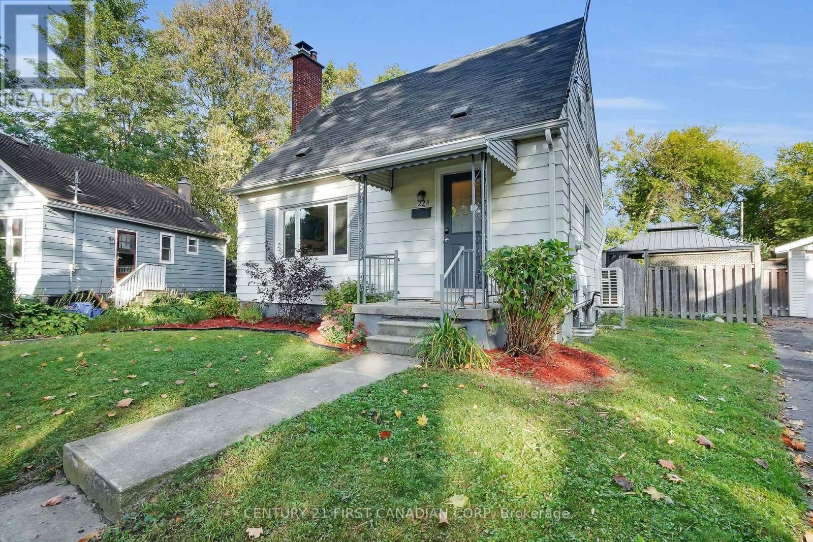 228 Fellner Avenue, London East, Ontario  N5W 4H5 - Photo 2 - X12450757