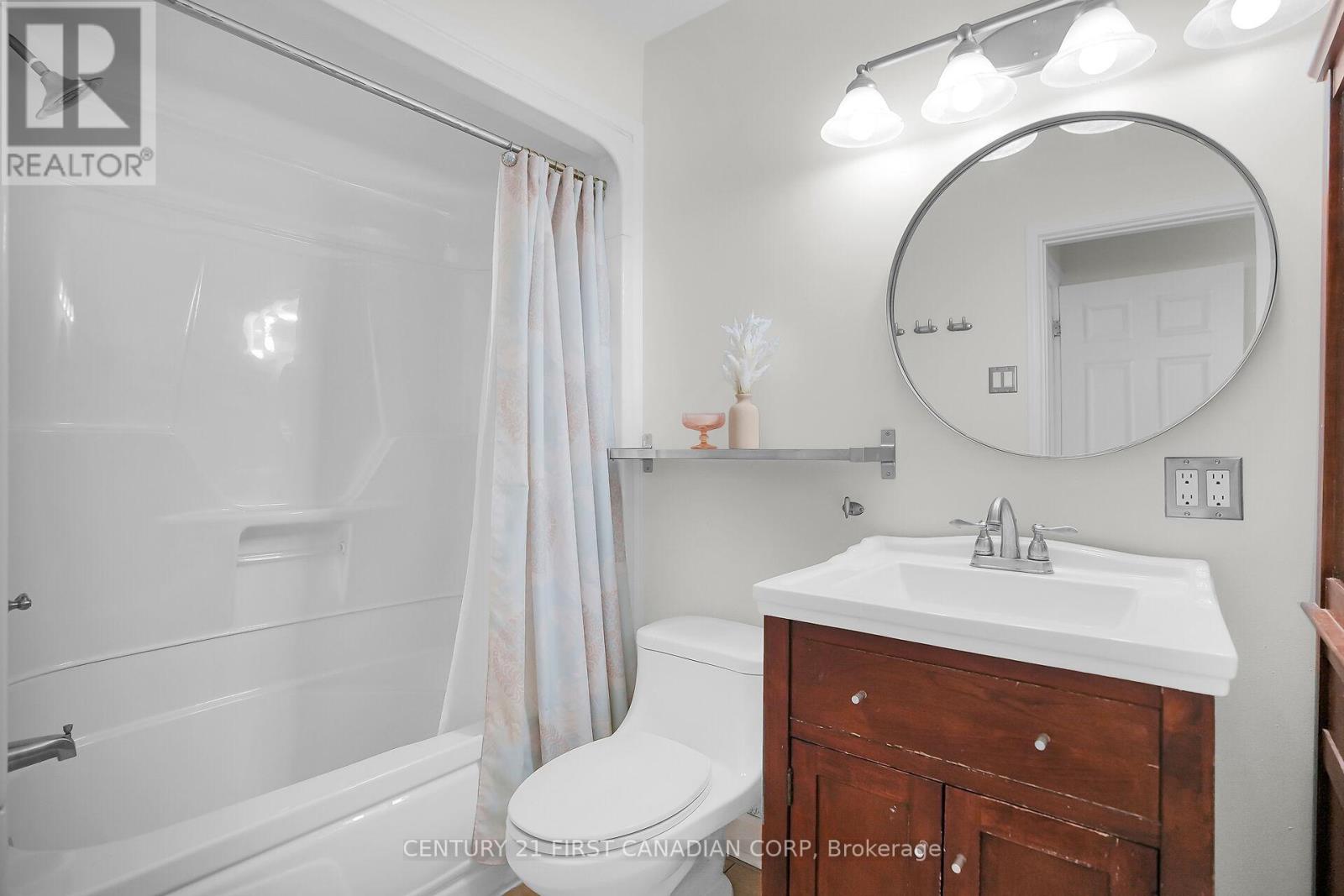228 Fellner Avenue, London East, Ontario  N5W 4H5 - Photo 30 - X12450757