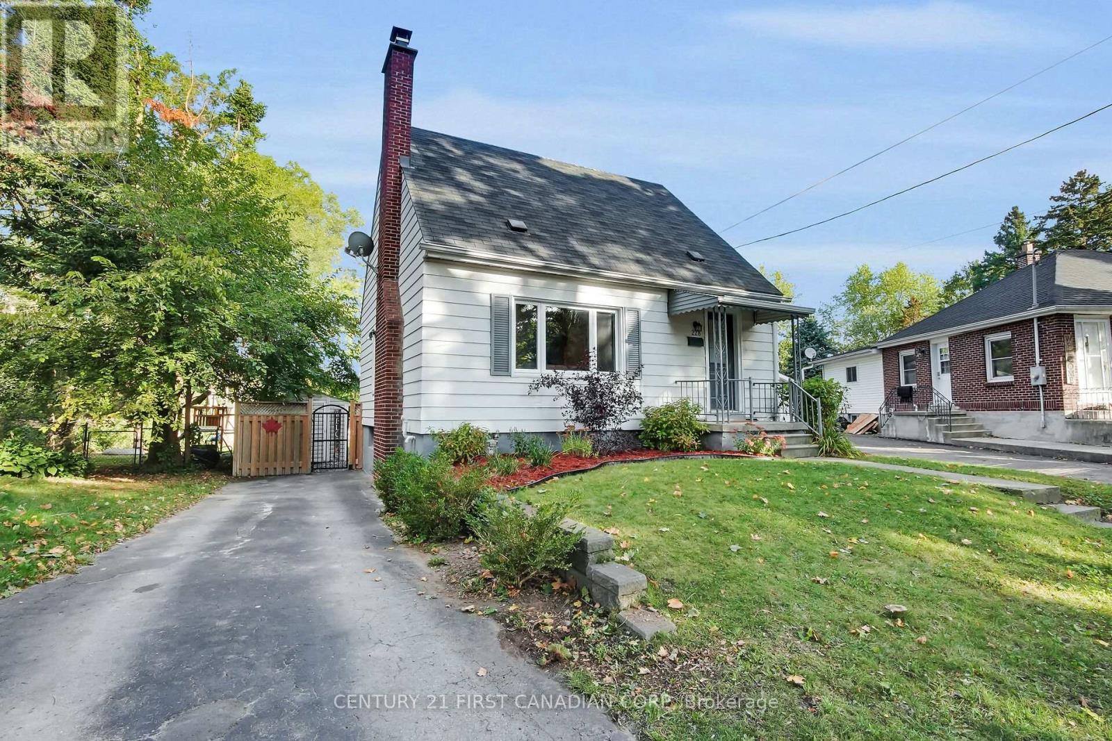228 Fellner Avenue, London East, Ontario  N5W 4H5 - Photo 4 - X12450757