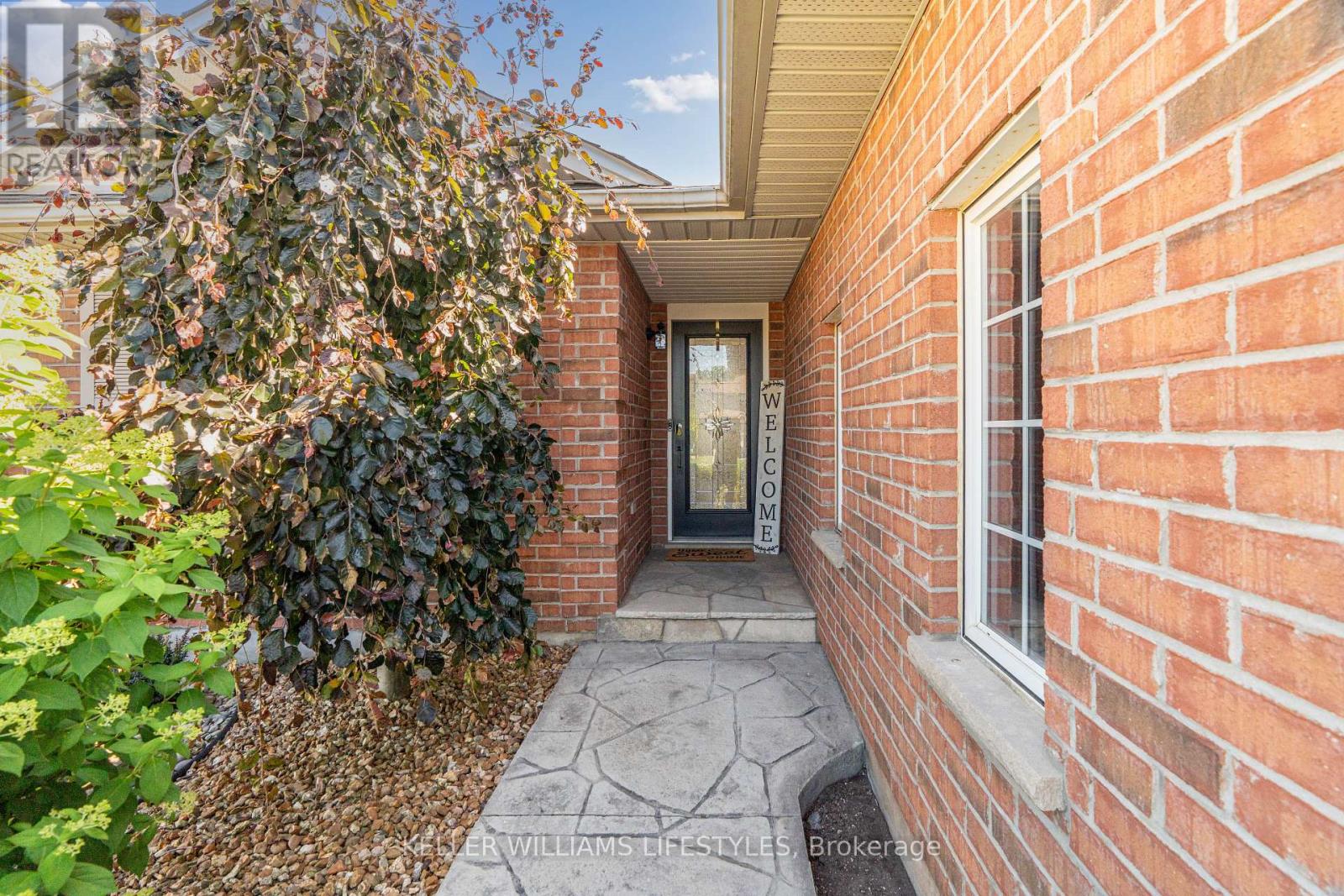 58 Deborah Drive, Strathroy-Caradoc, Ontario  N7G 4C8 - Photo 6 - X12450760