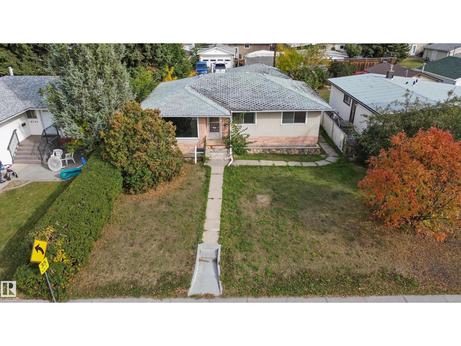 8736 66 Av Nw, Edmonton, Alberta  T6E 0L3 - Photo 2 - E4461235