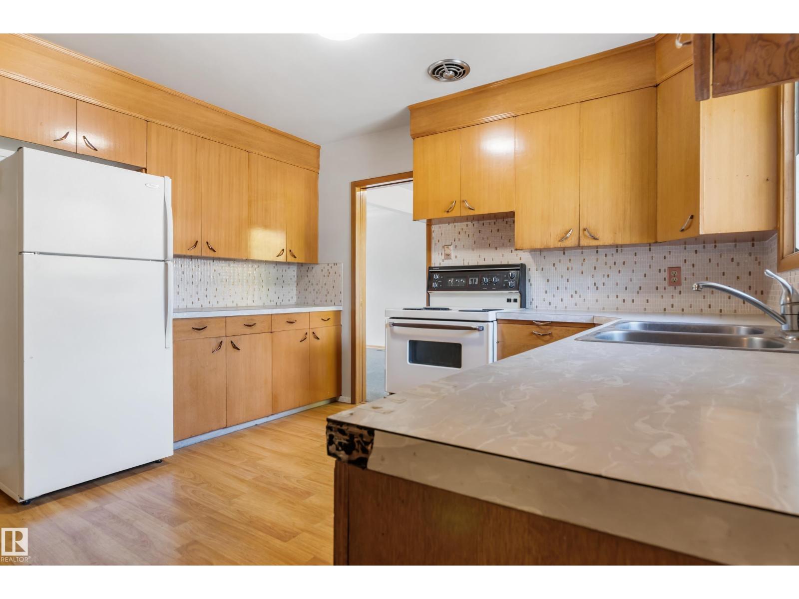 8736 66 Av Nw, Edmonton, Alberta  T6E 0L3 - Photo 21 - E4461235