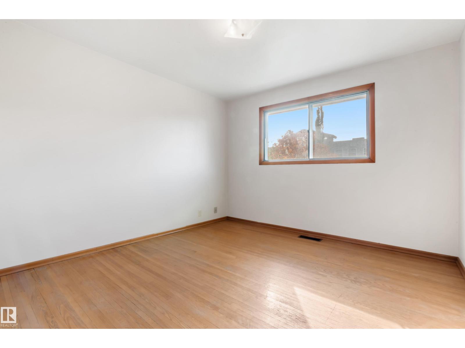 8736 66 Av Nw, Edmonton, Alberta  T6E 0L3 - Photo 24 - E4461235