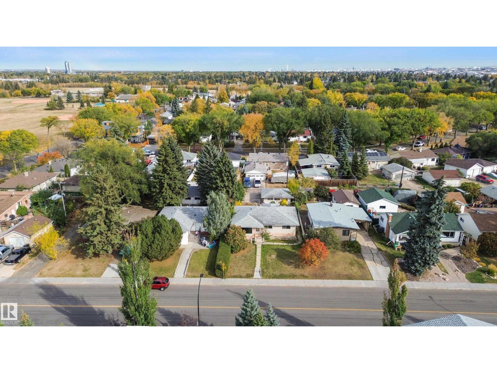 8736 66 Av Nw, Edmonton, Alberta  T6E 0L3 - Photo 3 - E4461235