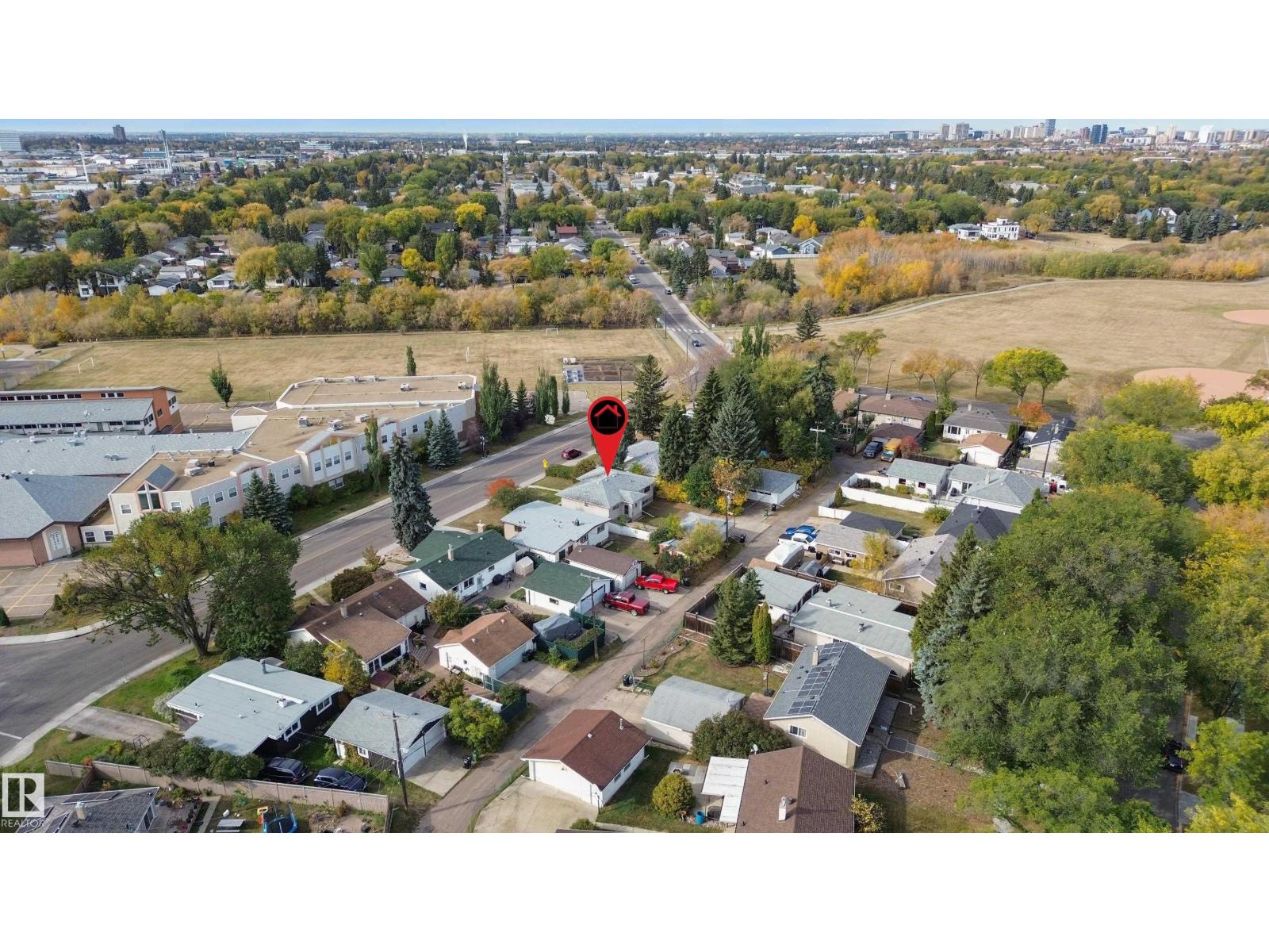 8736 66 Av Nw, Edmonton, Alberta  T6E 0L3 - Photo 5 - E4461235