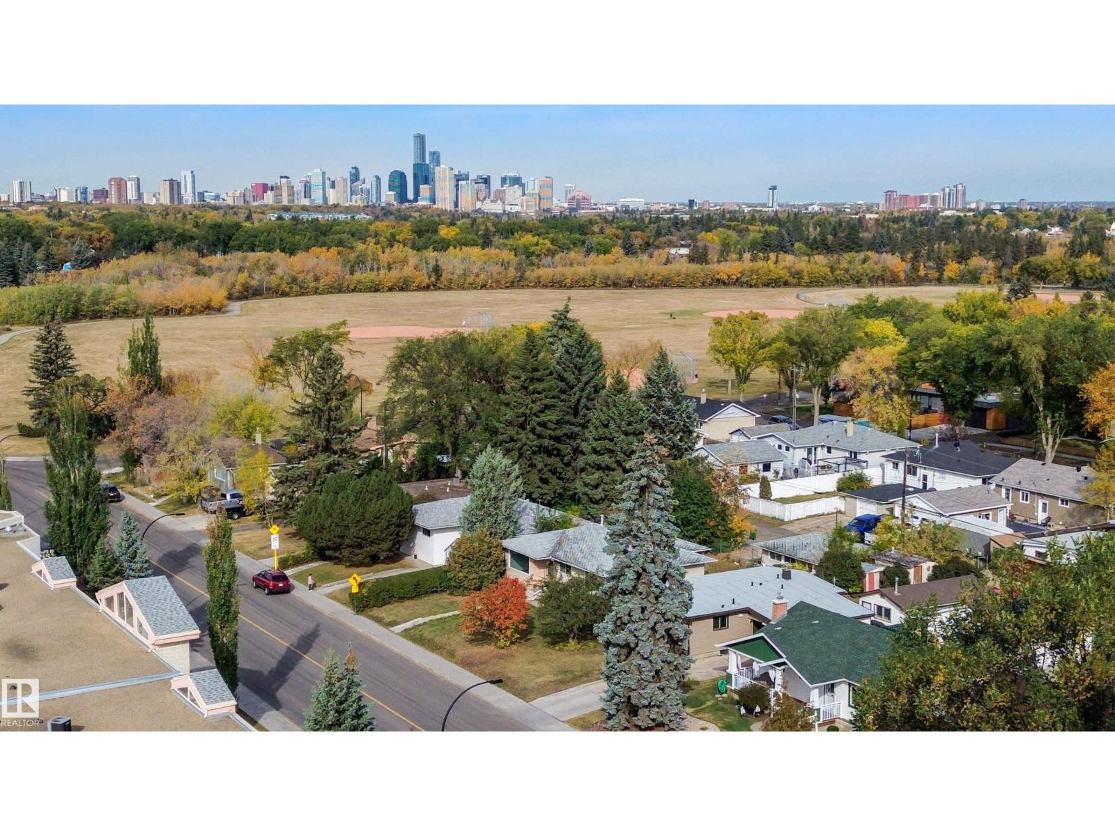8736 66 Av Nw, Edmonton, Alberta  T6E 0L3 - Photo 6 - E4461235