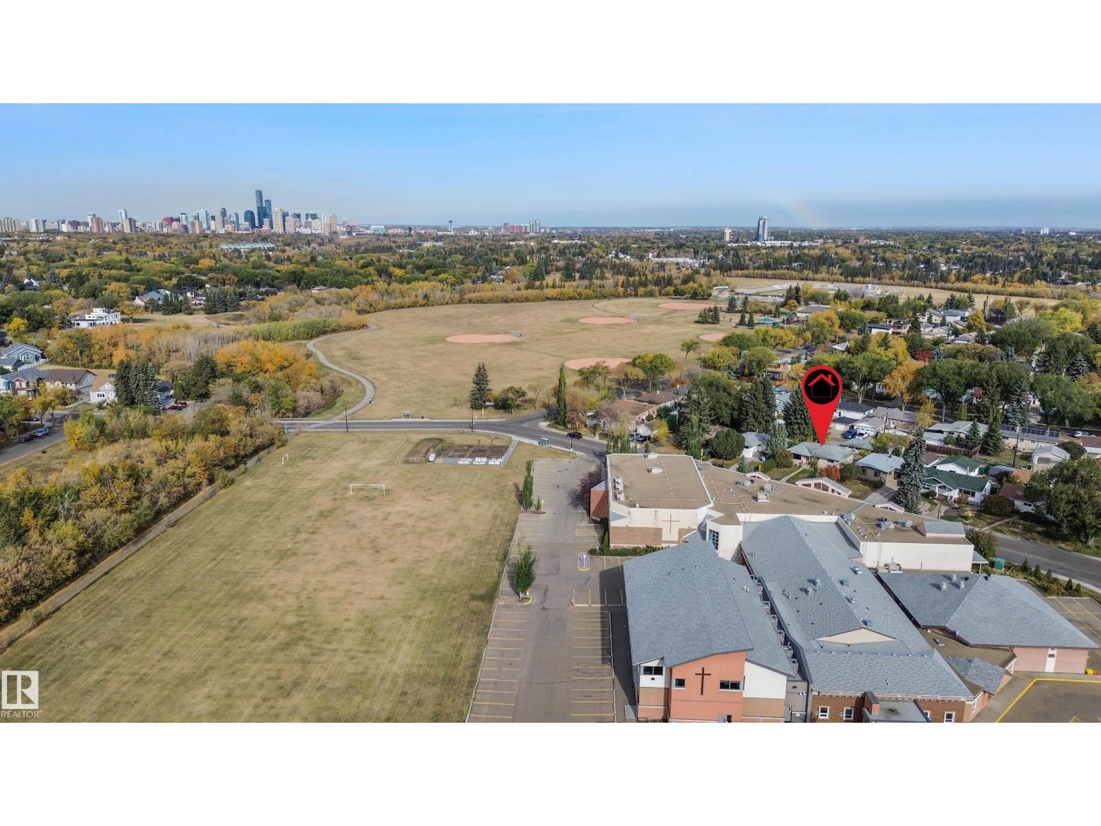 8736 66 Av Nw, Edmonton, Alberta  T6E 0L3 - Photo 8 - E4461235