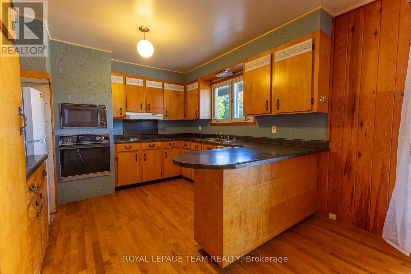 49 William Street E, Arnprior, Ontario  K7S 1J7 - Photo 10 - X12450736