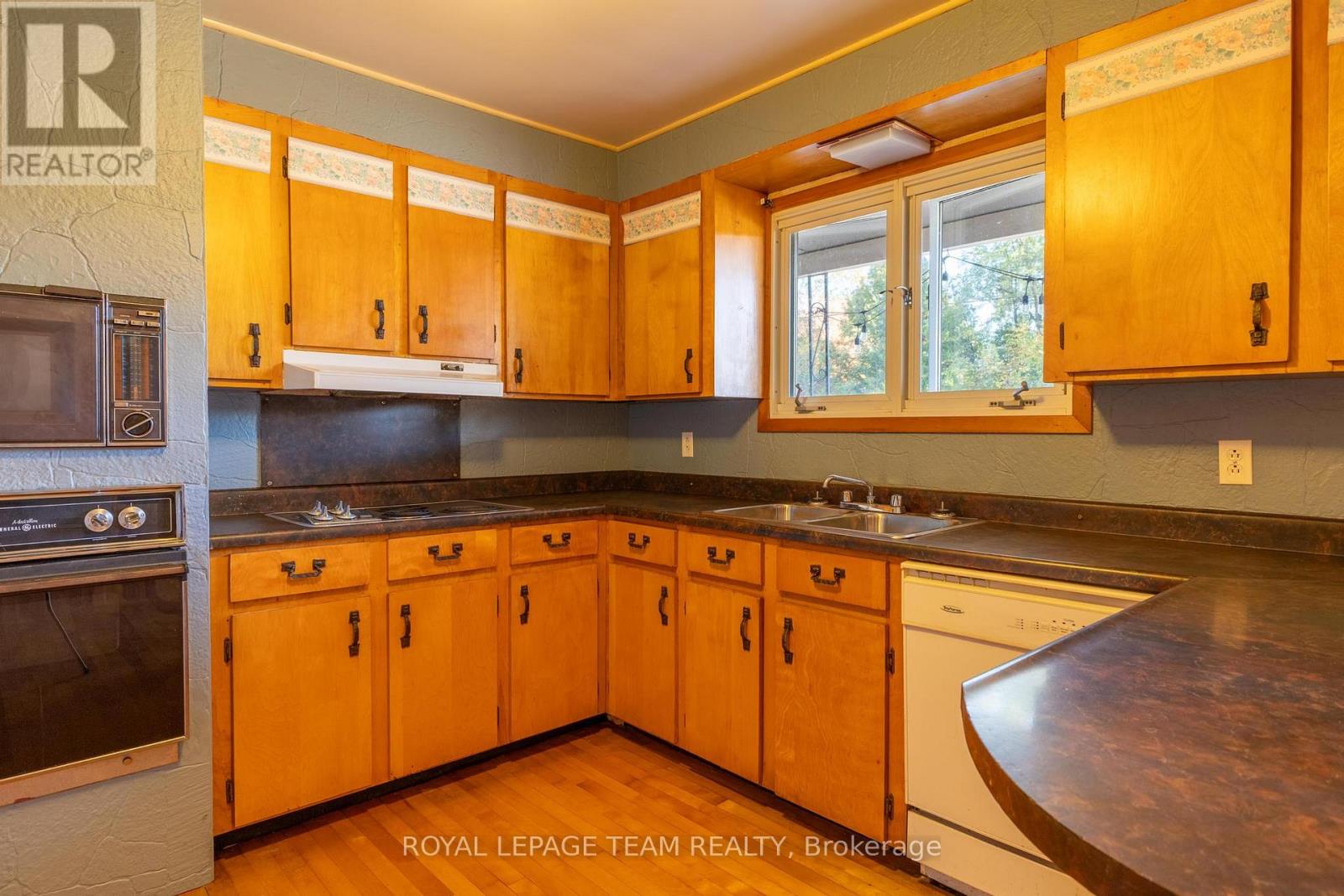 49 William Street E, Arnprior, Ontario  K7S 1J7 - Photo 11 - X12450736