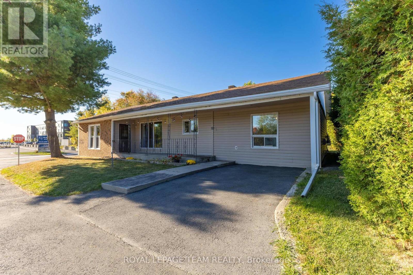 49 William Street E, Arnprior, Ontario  K7S 1J7 - Photo 2 - X12450736