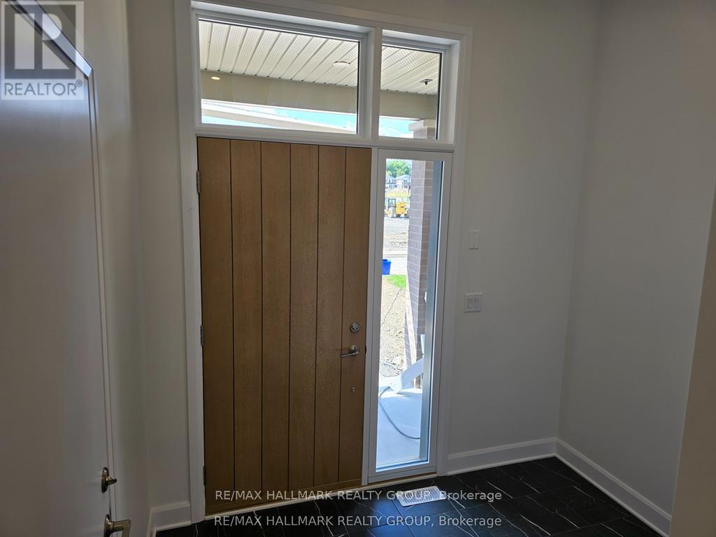 1320 Whitlow Grass Way, Ottawa, Ontario  K2W 1A1 - Photo 2 - X12450765