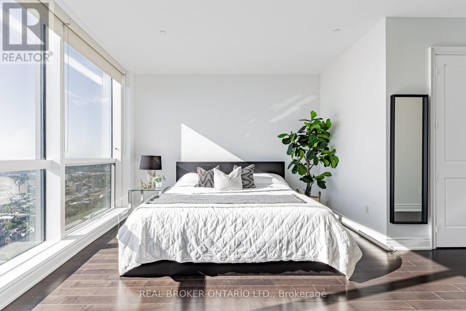 7510 - 388 Yonge Street, Toronto, Ontario  M5B 0A4 - Photo 13 - C12450161