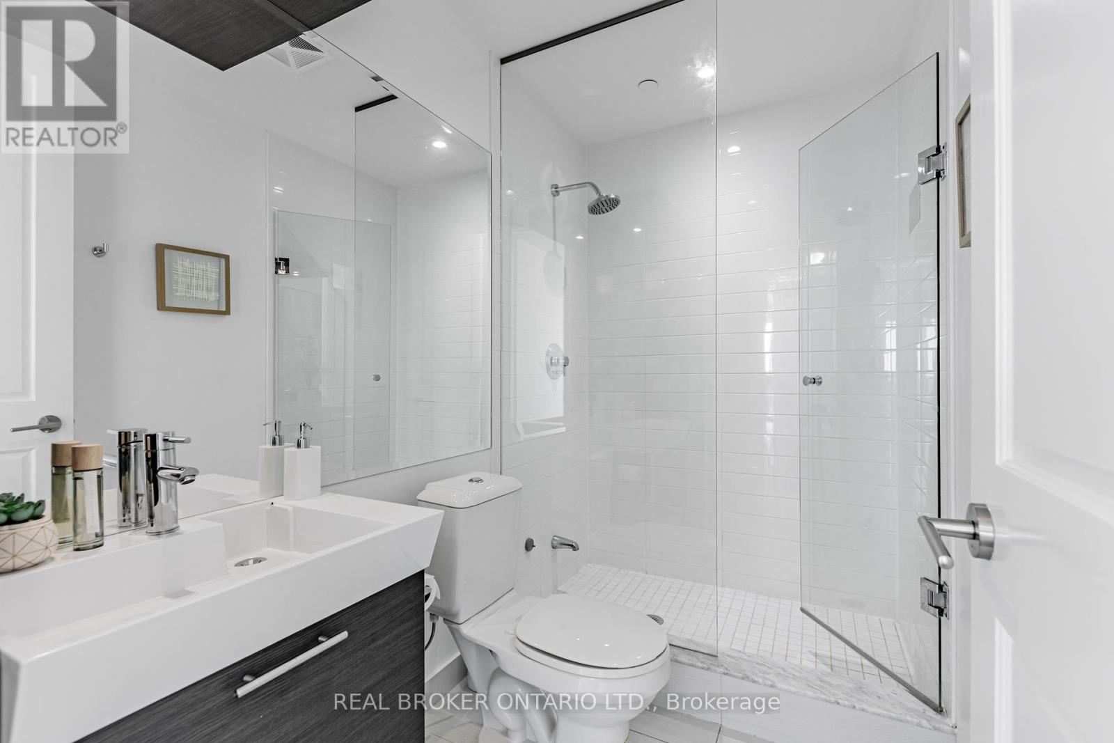7510 - 388 Yonge Street, Toronto, Ontario  M5B 0A4 - Photo 17 - C12450161
